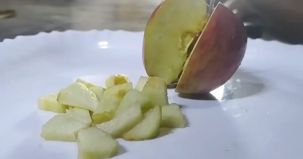 apple pieces for vinegar eel culture